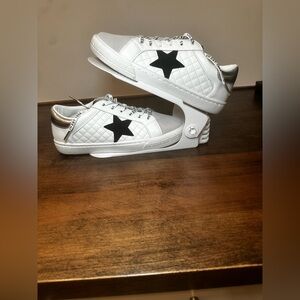 Vintage Havana Rush White and Black Star Sneakers